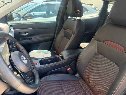 Used 2026 Nissan Kicks SR w/ SR Premium Package FWD image 11