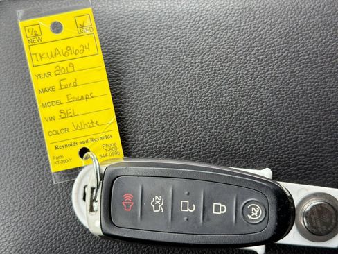 Used 2019 Ford Escape SEL image 35