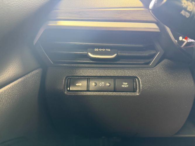 Used 2025 Nissan Altima 2.5 SV FWD image 20
