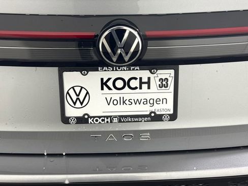 Used 2025 Volkswagen Taos S AWD/4WD image 19