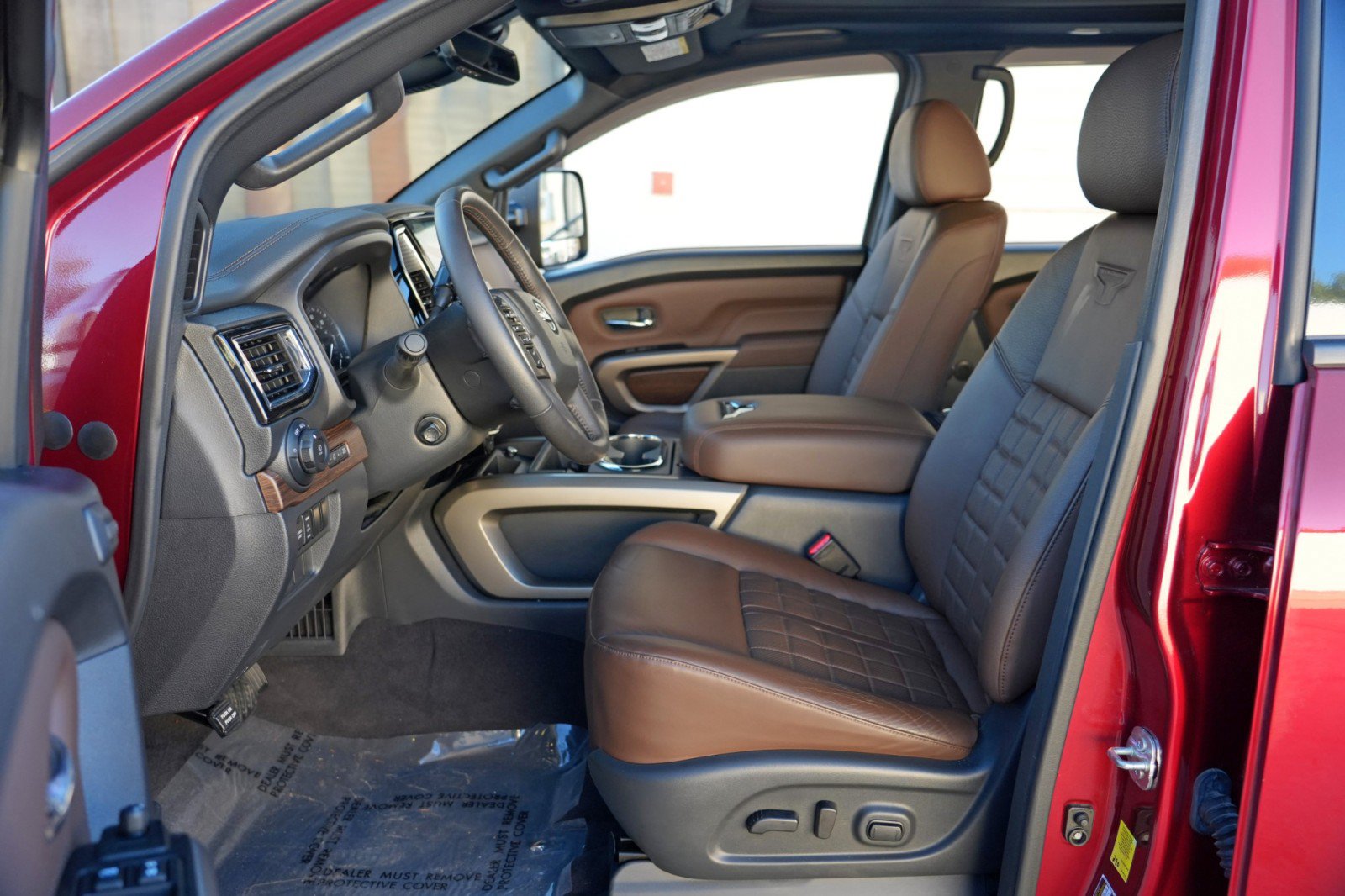 Used 2023 Nissan Titan Platinum Reserve w/ Moonroof Package AWD/4WD image 17