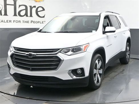 Used 2020 Chevrolet Traverse LT w/ LT Premium Package image 7