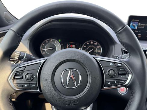 Certified 2025 Acura RDX SH-AWD image 29