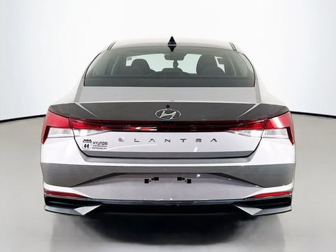 Used 2023 Hyundai Elantra SEL image 5