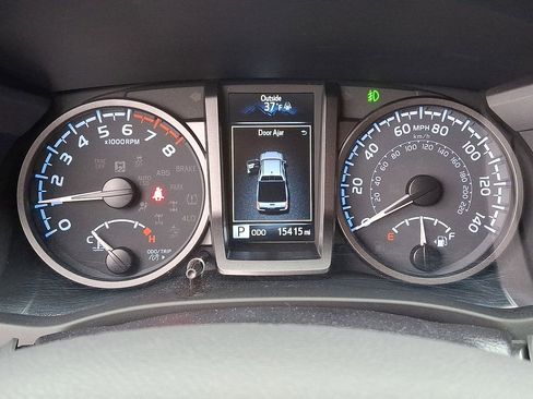 Used 2022 Toyota Tacoma TRD Sport image 13