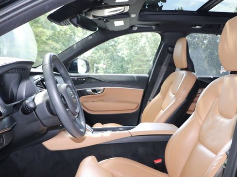 Used 2023 Volvo XC90 T8 Ultimate image 14