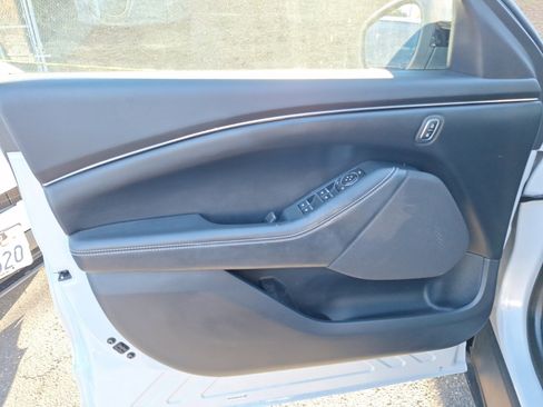 Used 2023 Ford Mustang Mach-E Select image 9