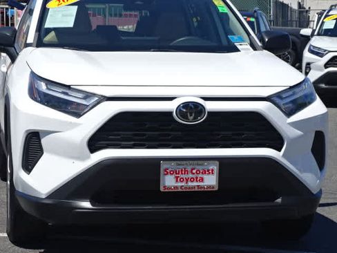 Certified 2023 Toyota RAV4 LE FWD image 4