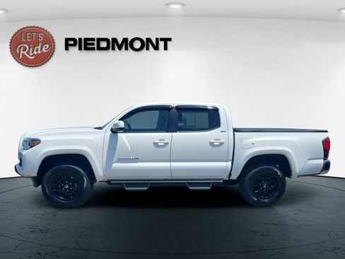 Used 2021 Toyota Tacoma SR5 RWD image 8