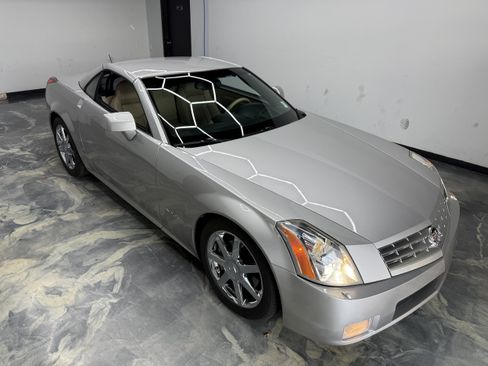 Used 2008 Cadillac XLR RWD image 23