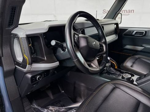 Used 2023 Ford Bronco Badlands image 9