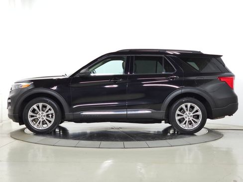Used 2020 Ford Explorer XLT w/ Equipment Group 202A AWD/4WD image 4
