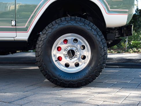 Used 2025 Ford Bronco Badlands AWD/4WD image 6