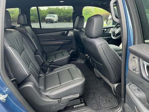 Used 2025 Buick Enclave Avenir w/ Super Cruise Package AWD/4WD image 10