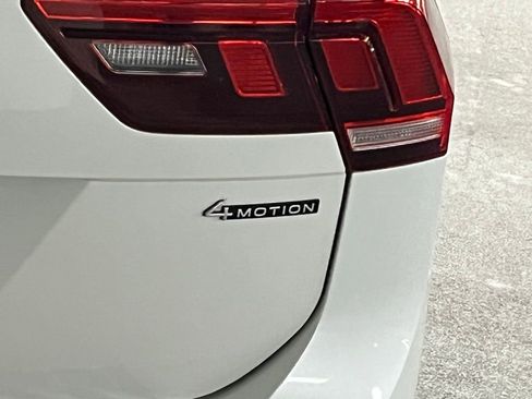 Used 2023 Volkswagen Tiguan SE R-Line image 36