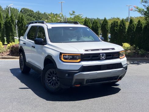 Used 2026 Honda Passport TrailSport image 2