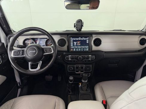 Certified 2021 Jeep Gladiator Overland image 19
