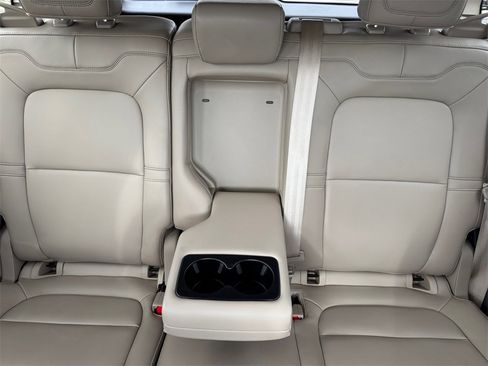 Used 2021 Lincoln Corsair FWD image 19