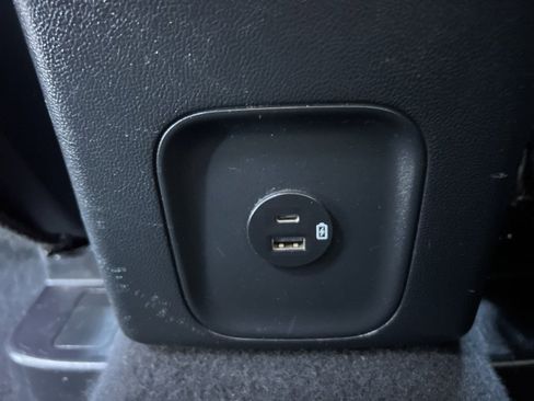 Used 2021 Ford Escape SE w/ SE Sport Appearance Package image 20