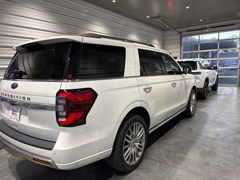 Certified 2024 Ford Expedition Platinum image 6