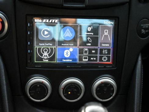 Used 2015 Nissan 370Z Coupe image 21