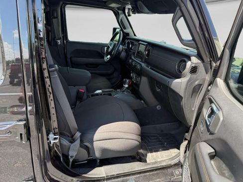 Used 2021 Jeep Gladiator Overland AWD/4WD image 20