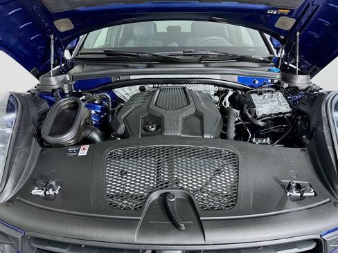 New 2025 Porsche Macan image 33