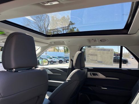 New 2026 Ford Explorer Active AWD/4WD image 11