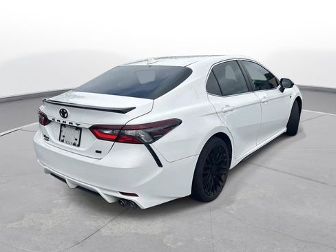 Used 2022 Toyota Camry SE FWD image 6