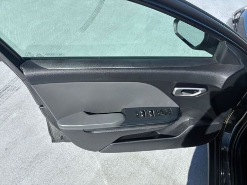 Used 2025 Nissan Altima 2.5 SV FWD image 18