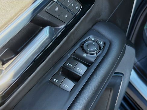 Used 2025 Chevrolet Tahoe LT AWD/4WD image 23