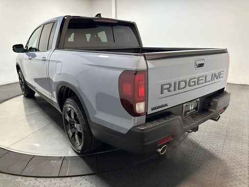 New 2026 Honda Ridgeline Black Edition image 6