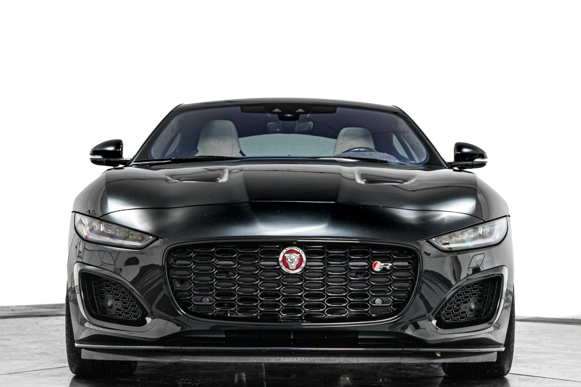 Used 2023 Jaguar F-TYPE R AWD/4WD image 4