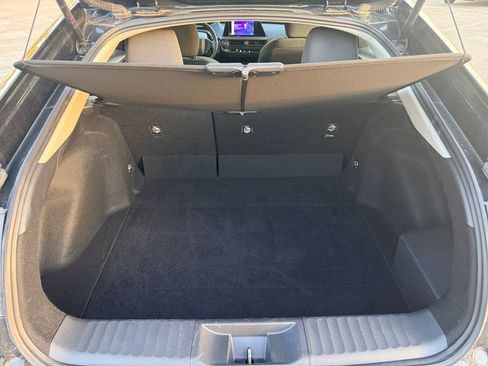 Used 2025 Toyota Prius LE image 31