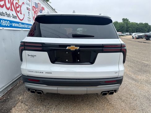 Used 2024 Chevrolet Traverse LT w/ Trailering Package AWD/4WD image 4