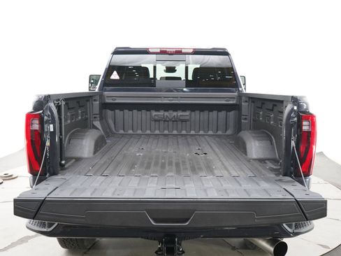 Used 2025 GMC Sierra 2500 Denali w/ Denali Reserve Package AWD/4WD image 16