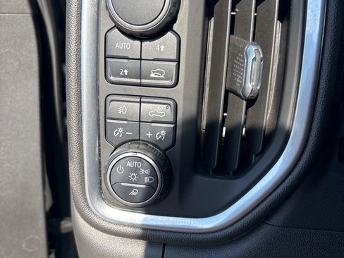 Used 2021 Chevrolet Silverado 1500 LTZ w/ Technology Package AWD/4WD image 15