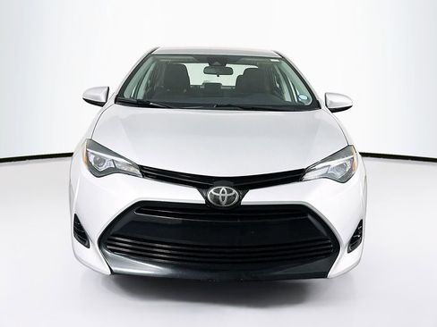 Used 2017 Toyota Corolla LE image 2