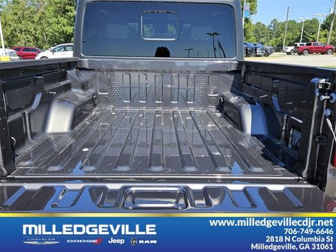 New 2025 Jeep Gladiator Sport image 12