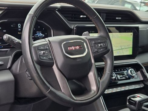 Used 2025 GMC Sierra 1500 AT4 w/ Technology Package AWD/4WD image 6