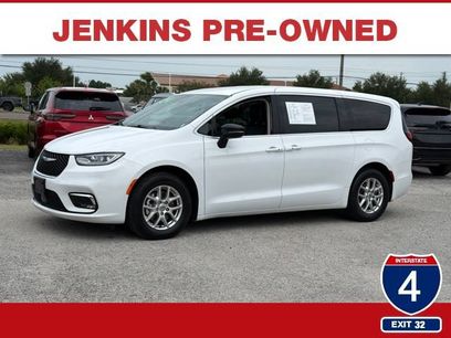 Used 2024 Chrysler Pacifica Touring-L