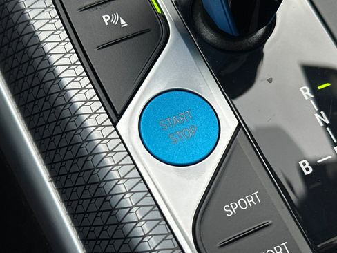 Certified 2023 BMW i4 eDrive40 w/ M Sport Package image 28