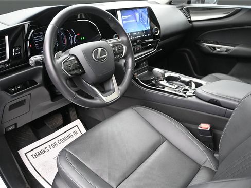 Used 2025 Lexus NX 250 AWD w/ Accessory Package (2T) image 2