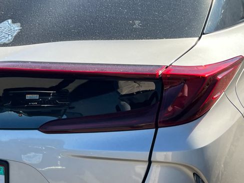Used 2017 Toyota Prius Prime Advanced w/ Carpet Mat Package FWD image 18