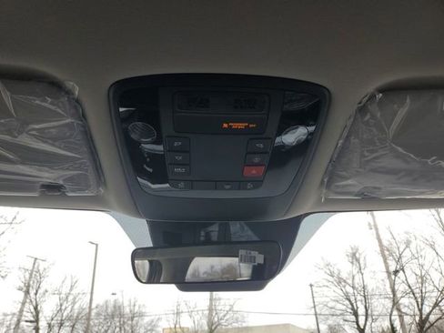 New 2026 Kia Carnival FWD image 9