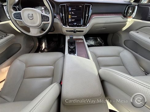 Used 2022 Volvo S60 B5 Momentum w/ Premium Package image 16