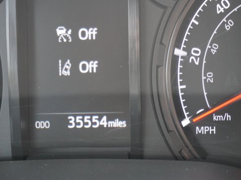 Used 2022 Toyota 4Runner SR5 Premium w/ Moonroof Package RWD image 28