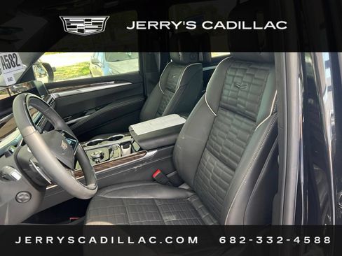 Used 2026 Cadillac Escalade Platinum Sport AWD/4WD image 11