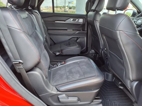 Used 2025 Ford Explorer ST AWD/4WD image 22