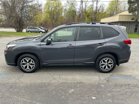 Used 2021 Subaru Forester Premium AWD/4WD image 8
